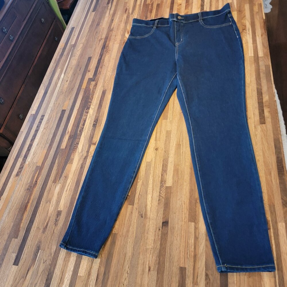 Time & Tru  Skinny Fit High Rise Stretch Fitted Denim Jeggings - Picture 4 of 9